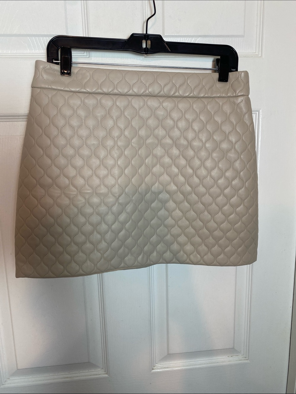 Greylin Quilted Mini Skirt in Light Taupe Size Medium